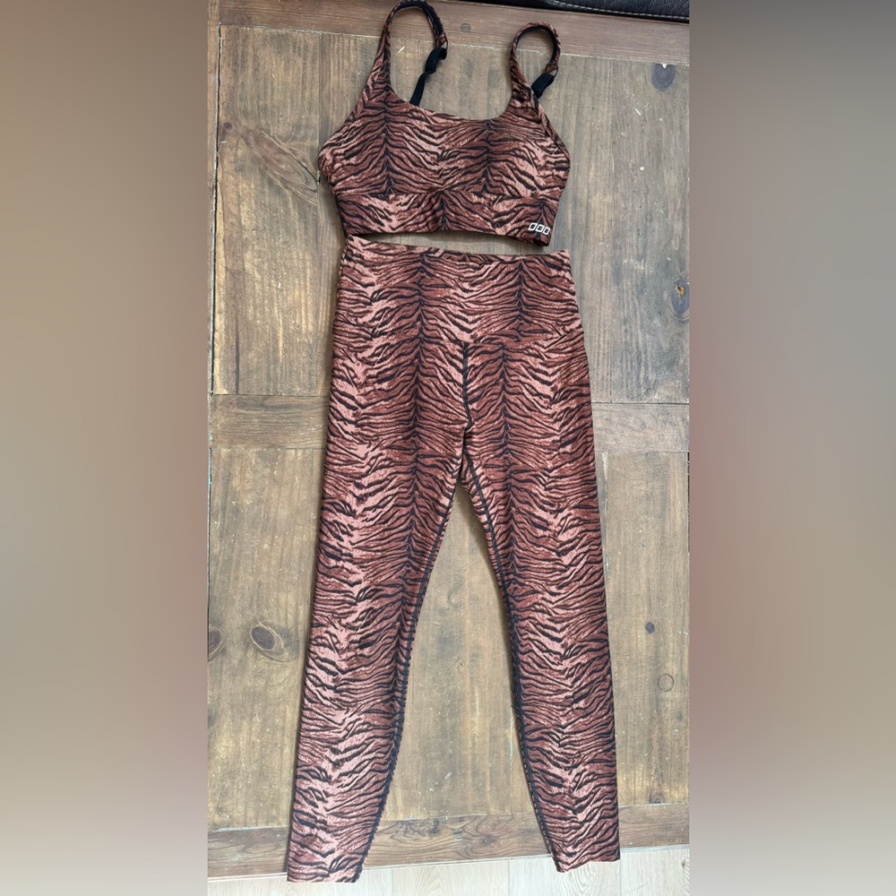 Lorna Jane Leggings and Sports bra set